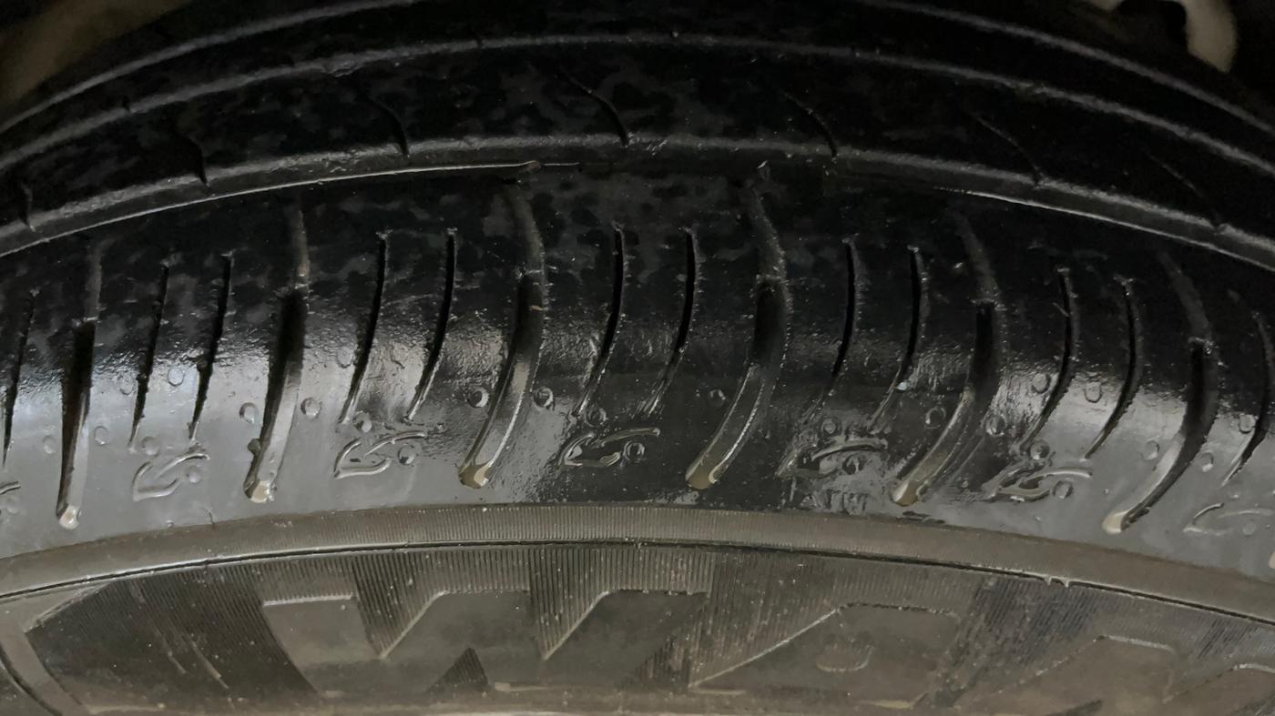 2022 Mahindra XUV300 W8 1.2 PETROL, Petrol, Manual, 45,891 km, Right Rear Tyre Tread