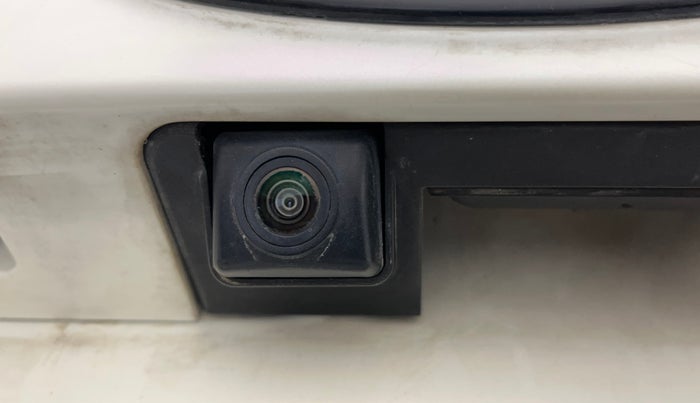 2022 Mahindra XUV300 W8 1.2 PETROL, Petrol, Manual, 45,817 km, Parking Camera