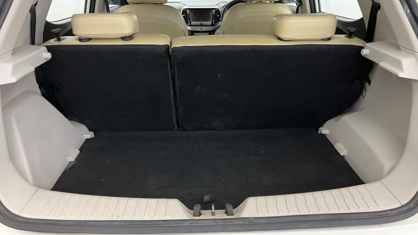 2022 Mahindra XUV300 W8 1.2 PETROL, Petrol, Manual, 45,891 km, Boot Inside