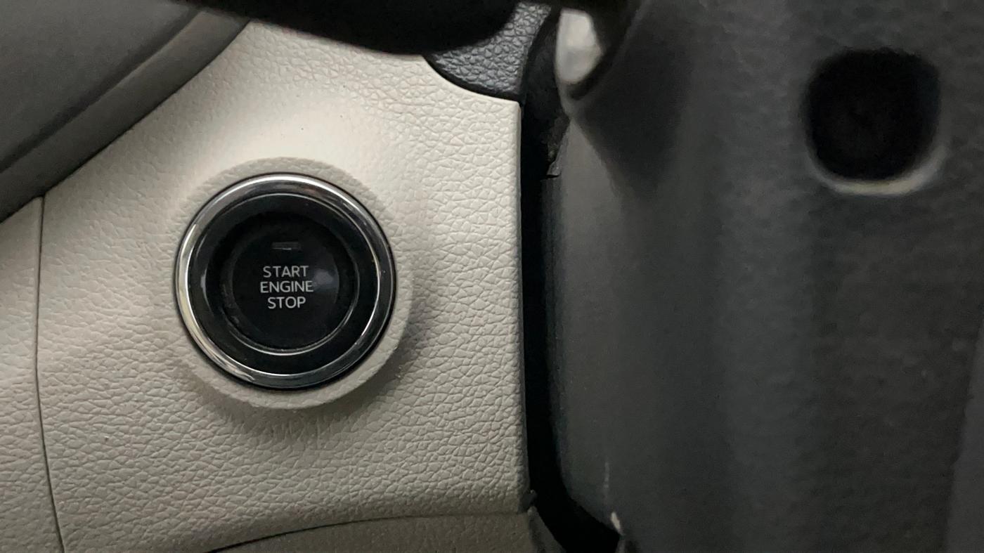 2022 Mahindra XUV300 W8 1.2 PETROL, Petrol, Manual, 45,891 km, Keyless Start/ Stop Button
