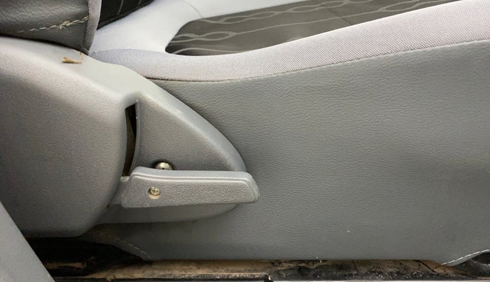 2015 Maruti Alto 800 LXI, Petrol, Manual, 85,107 km, Driver Side Adjustment Panel