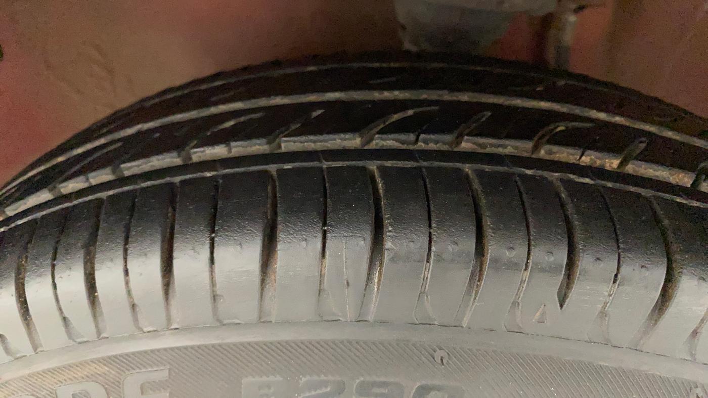 2015 Maruti Alto 800 LXI, Petrol, Manual, 85,107 km, Left Front Tyre Tread