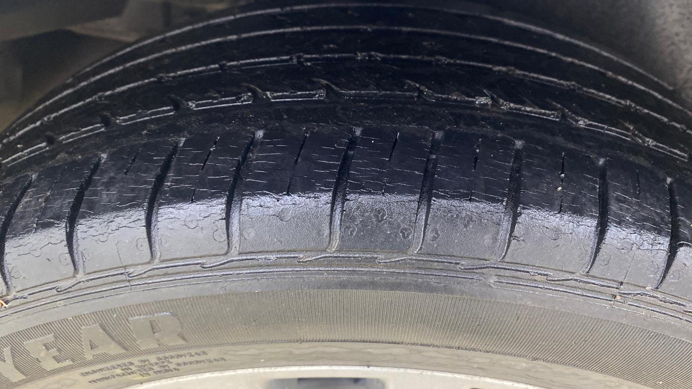 2016 Maruti Ciaz ZXI+, Petrol, Manual, 66,270 km, Right Rear Tyre Tread
