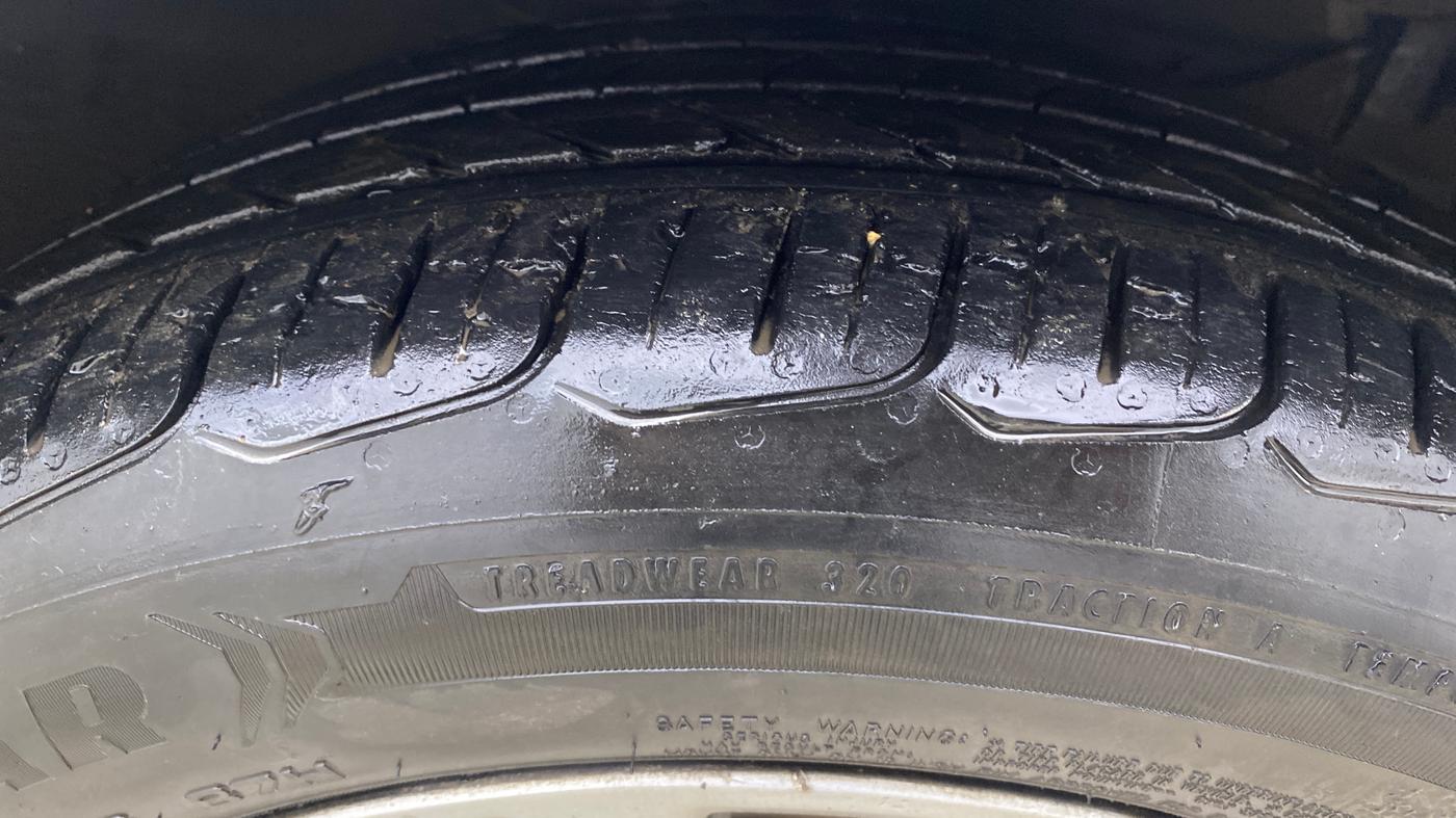 2016 Maruti Ciaz ZXI+, Petrol, Manual, 66,270 km, Right Front Tyre Tread