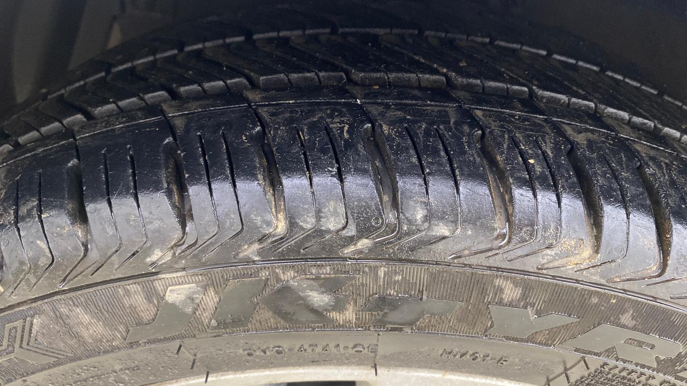 2016 Maruti Ciaz ZXI+, Petrol, Manual, 66,270 km, Left Front Tyre Tread