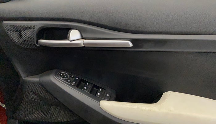 2021 KIA SELTOS HTK PLUS 1.5 IMT, Petrol, Manual, 29,951 km, Driver Side Door Panels Control