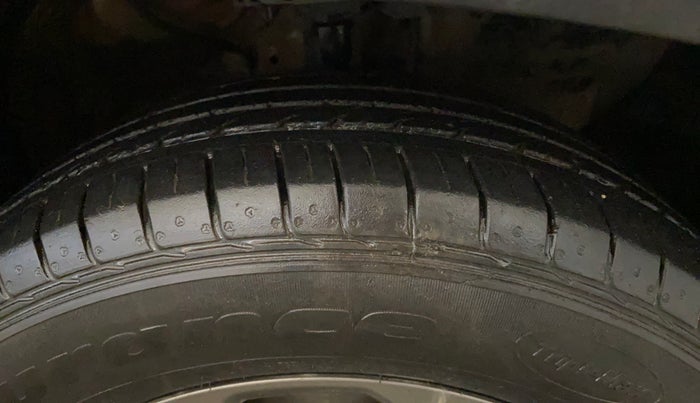 2021 KIA SELTOS HTK PLUS 1.5 IMT, Petrol, Manual, 29,951 km, Right Front Tyre Tread