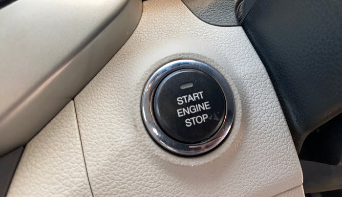 2020 Mahindra XUV300 W8 1.5 DIESEL, Diesel, Manual, 79,449 km, Keyless Start/ Stop Button