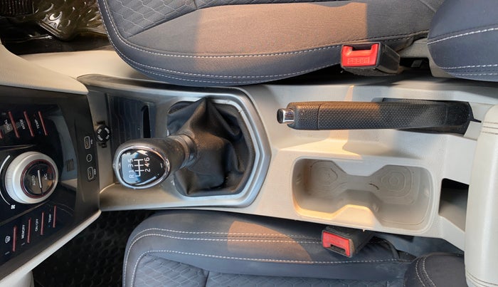 2020 Mahindra XUV300 W8 1.5 DIESEL, Diesel, Manual, 79,449 km, Gear Lever