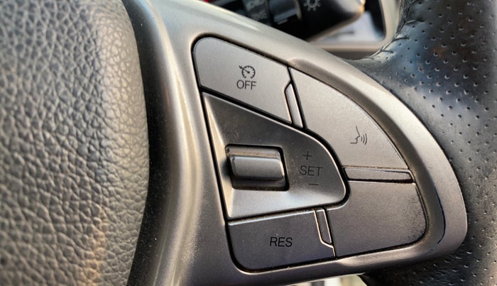 2020 Mahindra XUV300 W8 1.5 DIESEL, Diesel, Manual, 79,449 km, Adaptive Cruise Control