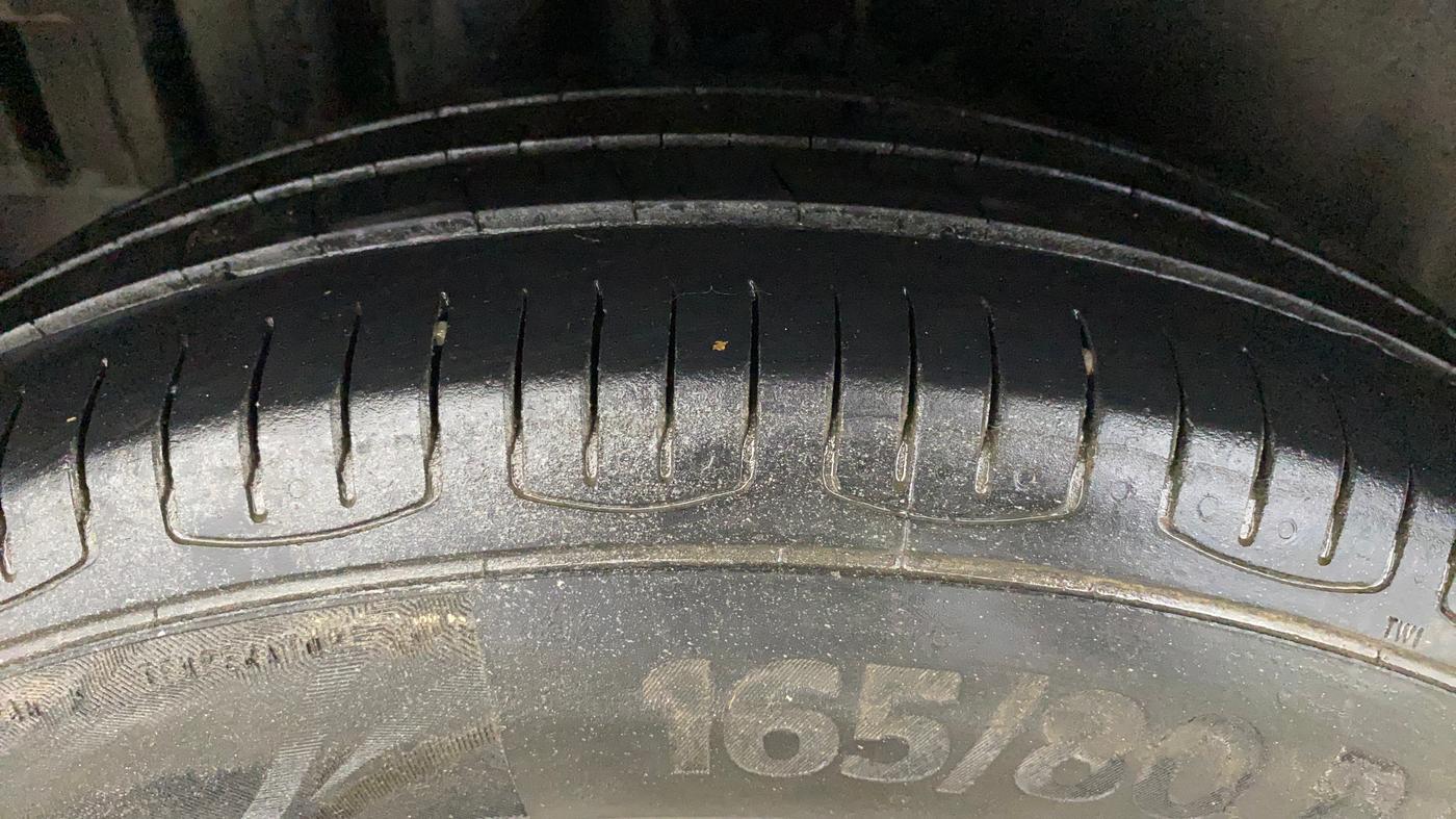2017 Maruti Swift LXI (O), CNG, Manual, 1,08,799 km, Right Rear Tyre Tread