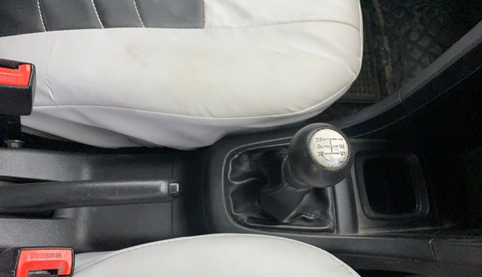 2017 Maruti Swift LXI (O), CNG, Manual, 1,08,799 km, Gear Lever