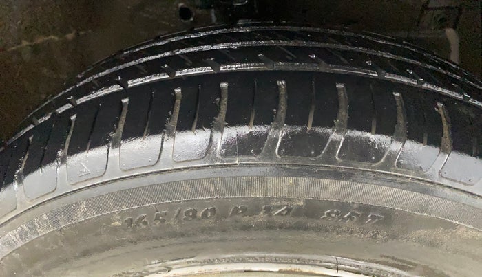 2017 Maruti Swift LXI (O), CNG, Manual, 1,08,799 km, Right Front Tyre Tread