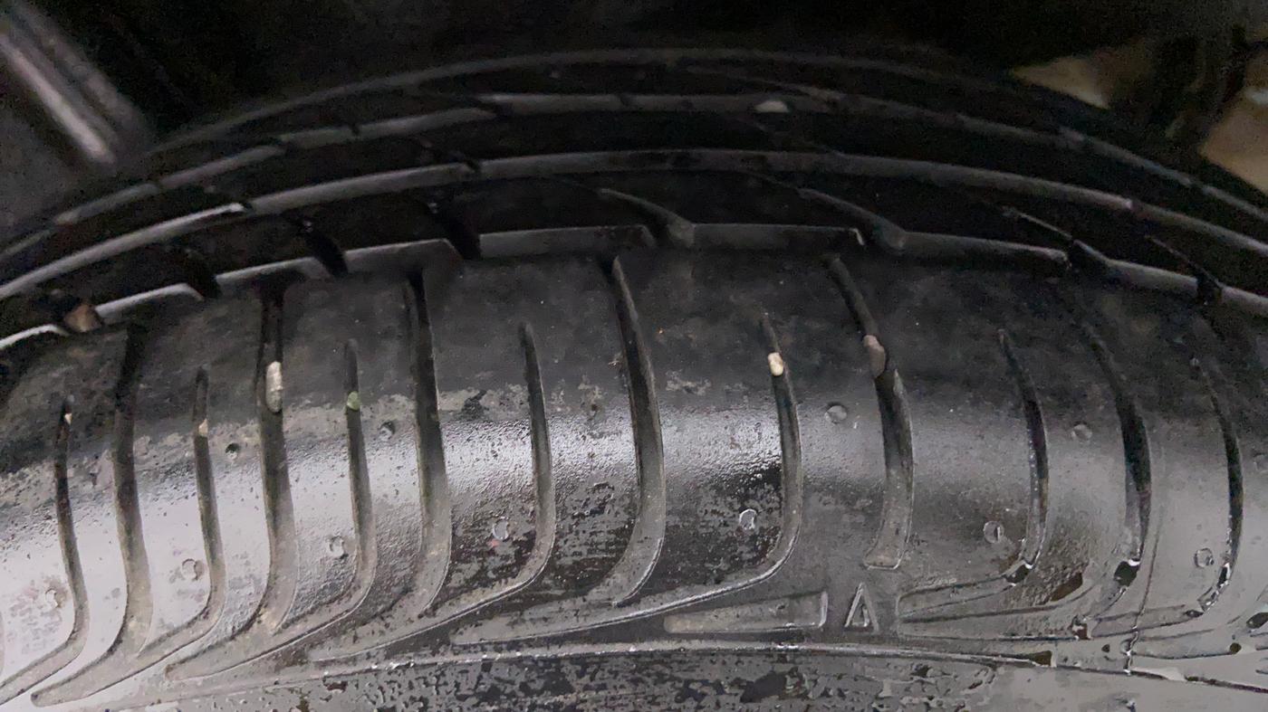 2018 Toyota YARIS V CVT, Petrol, Automatic, 66,793 km, Left Front Tyre Tread