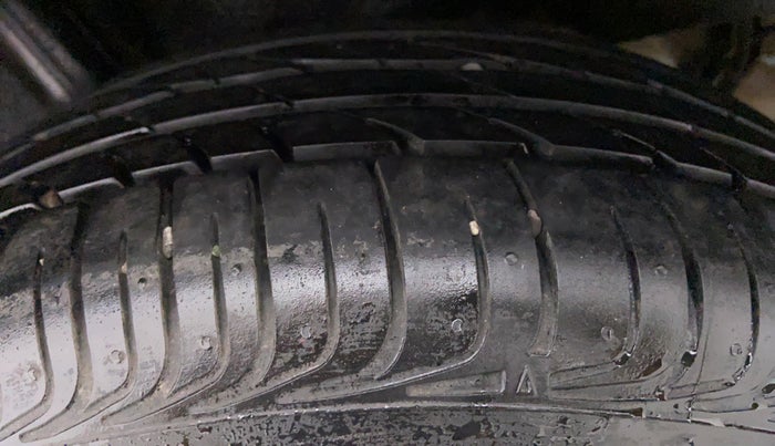 2018 Toyota YARIS V CVT, Petrol, Automatic, 66,793 km, Left Front Tyre Tread