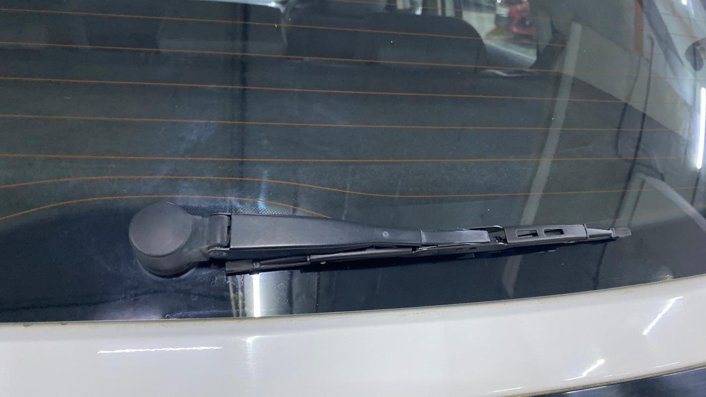 2023 Volkswagen TAIGUN  GT PLUS 1.5 TSI MT, Petrol, Manual, 25,300 km, Rear Wiper