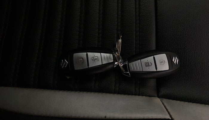 2017 Maruti Baleno ALPHA PETROL 1.2, Petrol, Manual, 1,00,007 km, Key Close Up