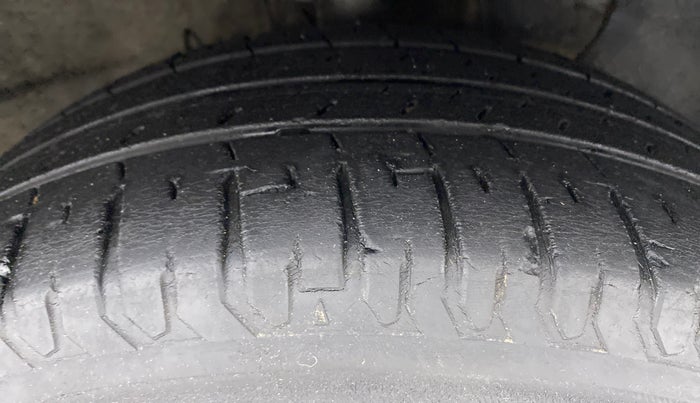 2018 Hyundai Verna 1.6 SX VTVT, Petrol, Manual, 47,564 km, Right Front Tyre Tread