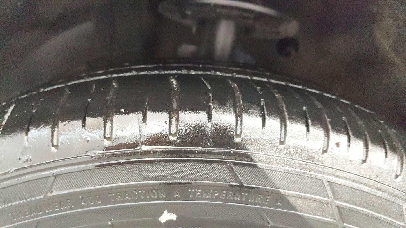 2020 Toyota Glanza G, Petrol, Manual, 86,702 km, Left Front Tyre Tread