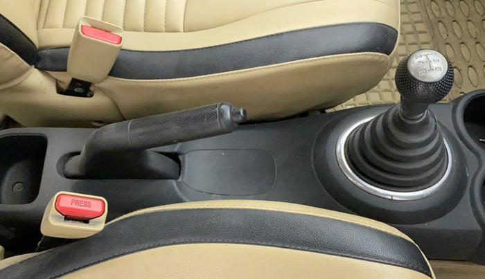 2013 Honda Brio VX MT, Petrol, Manual, 72,852 km, Gear Lever