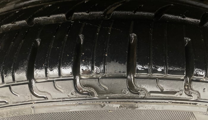 2021 Hyundai GRAND I10 NIOS SPORTZ 1.2 KAPPA VTVT, Petrol, Manual, 32,078 km, Left Front Tyre Tread