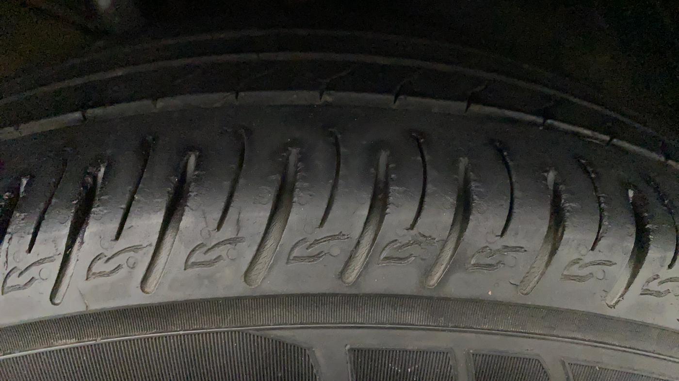 2019 Hyundai VENUE SX PLUS 1.0 TURBO DCT, Petrol, Automatic, 46,670 km, Left Front Tyre Tread