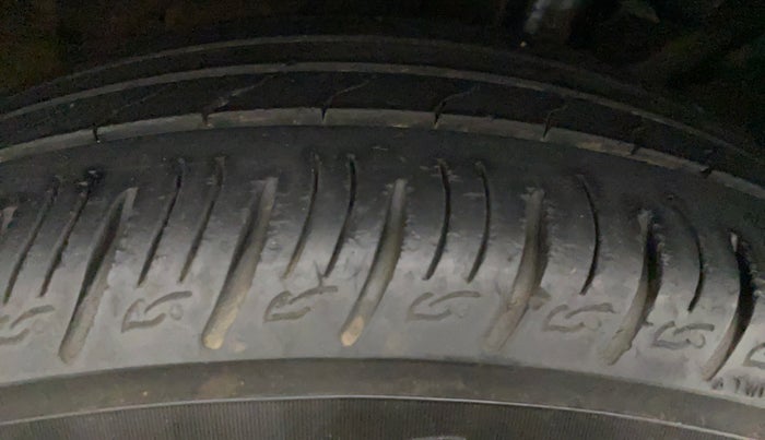 2019 Hyundai VENUE SX PLUS 1.0 TURBO DCT, Petrol, Automatic, 46,670 km, Right Rear Tyre Tread
