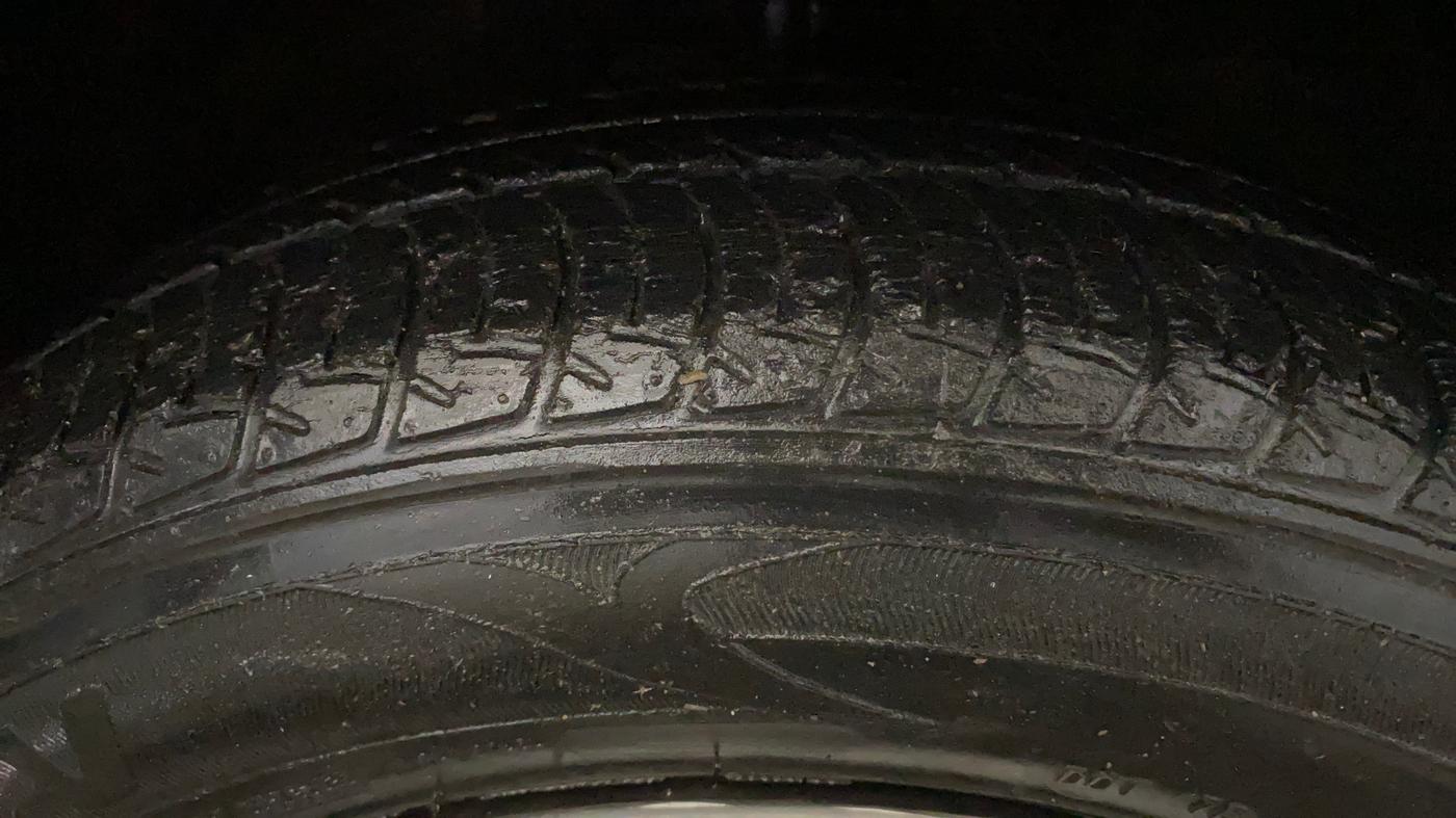 2014 Maruti Celerio VXI AMT, Petrol, Automatic, 32,370 km, Right Front Tyre Tread
