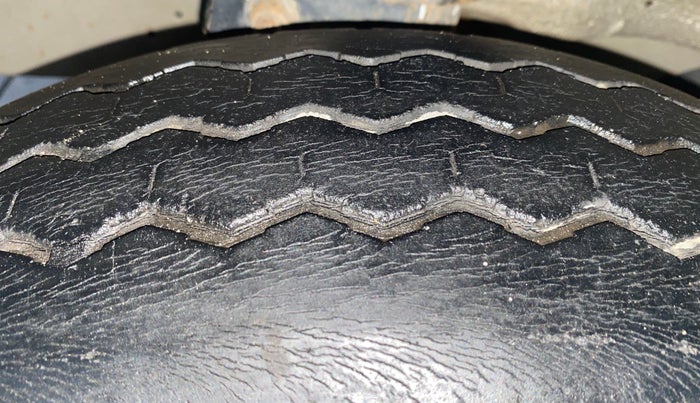 2021 Maruti Eeco 5 STR WITH A/C+HTR, Petrol, Manual, 46,920 km, Left Front Tyre Tread