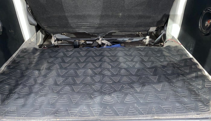 2021 Maruti Eeco 5 STR WITH A/C+HTR, Petrol, Manual, 46,920 km, Boot Inside