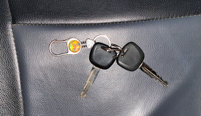 2021 Maruti Eeco 5 STR WITH A/C+HTR, Petrol, Manual, 46,920 km, Key Close Up