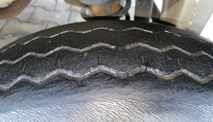 2021 Maruti Eeco 5 STR WITH A/C+HTR, Petrol, Manual, 46,920 km, Left Rear Tyre Tread