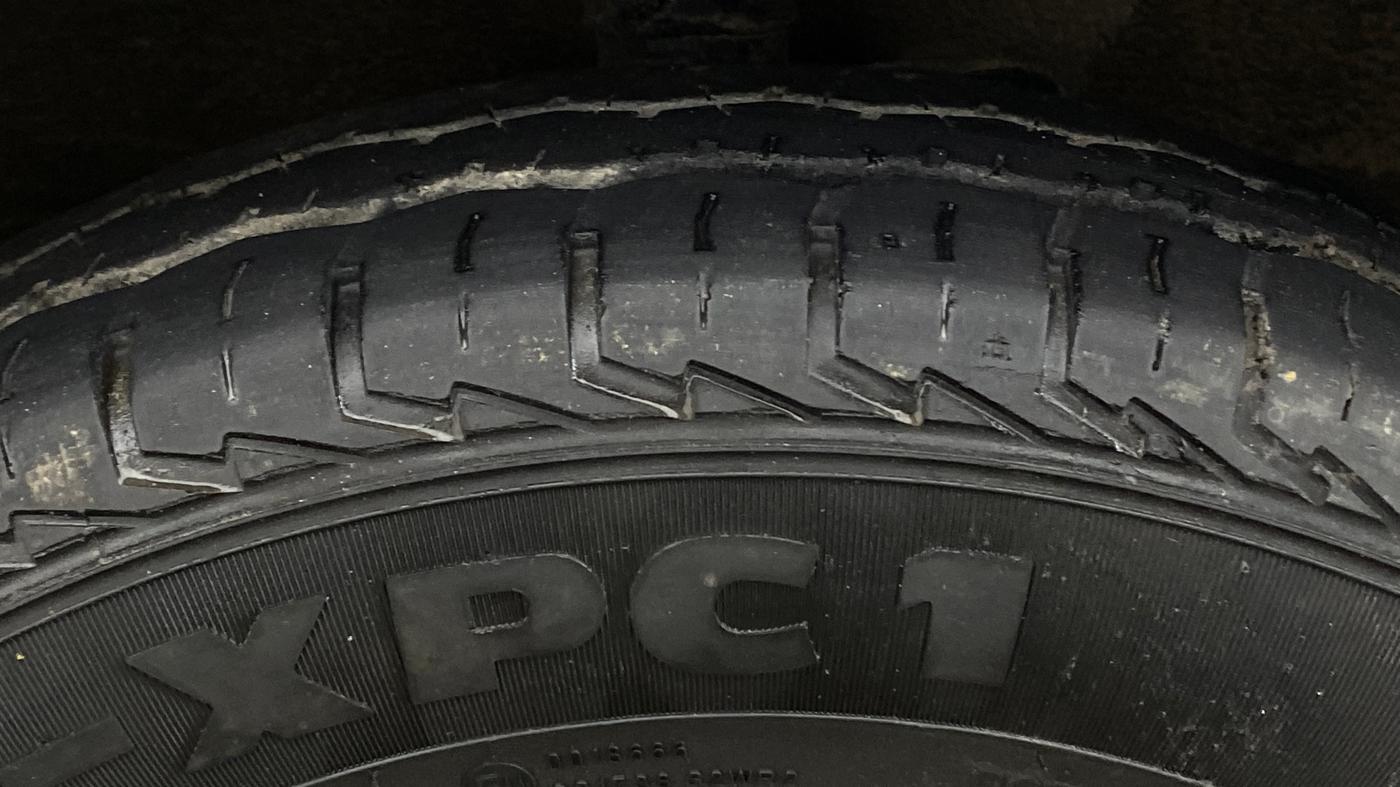 2023 Maruti Eeco 5 STR AC, Petrol, Manual, 25,615 km, Right Front Tyre Tread