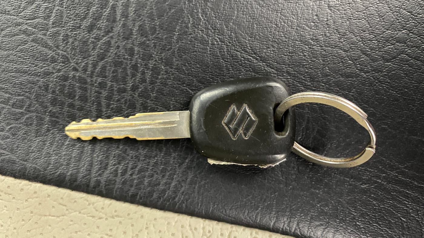 2023 Maruti Eeco 5 STR AC, Petrol, Manual, 25,615 km, Key Close Up