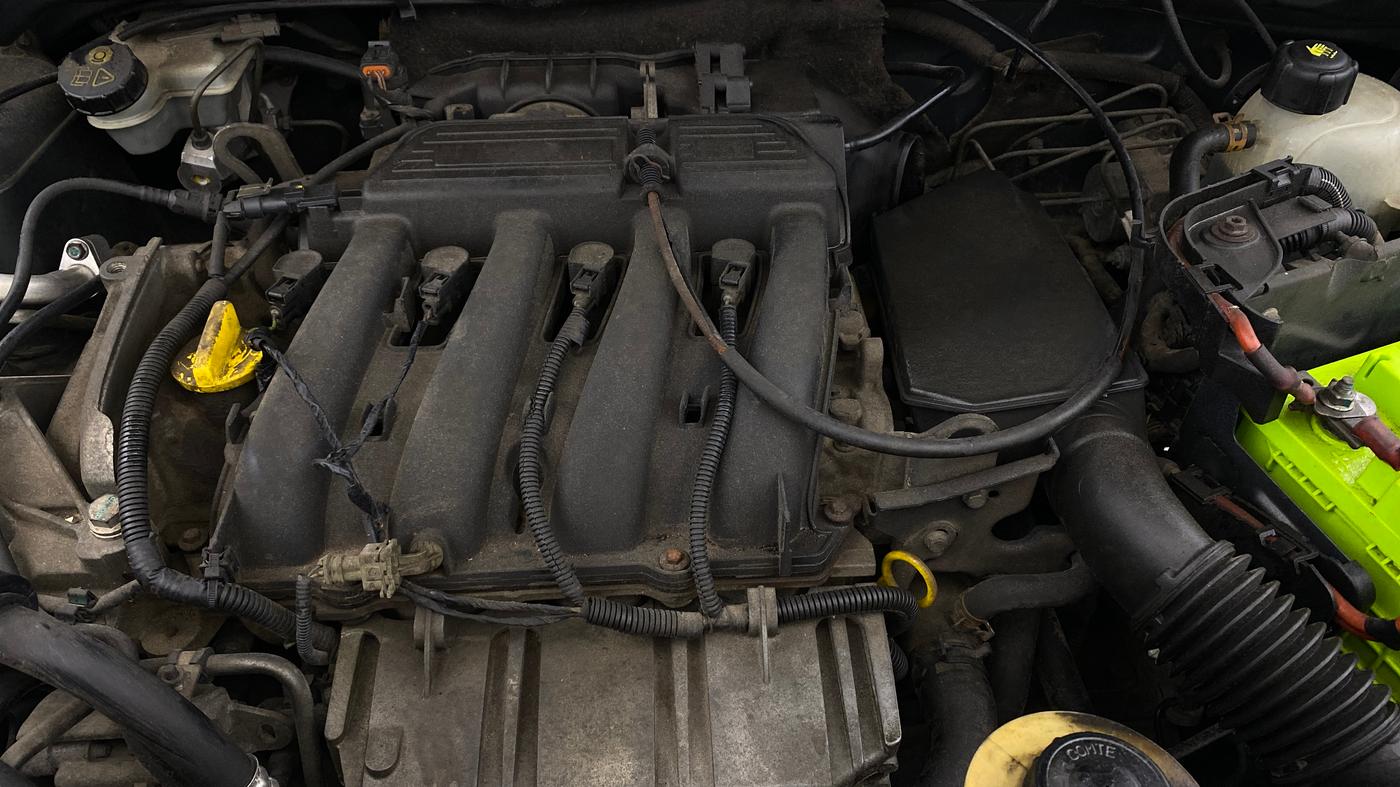 2014 Renault Duster RXE PETROL, Petrol, Manual, 57,315 km, Engine View