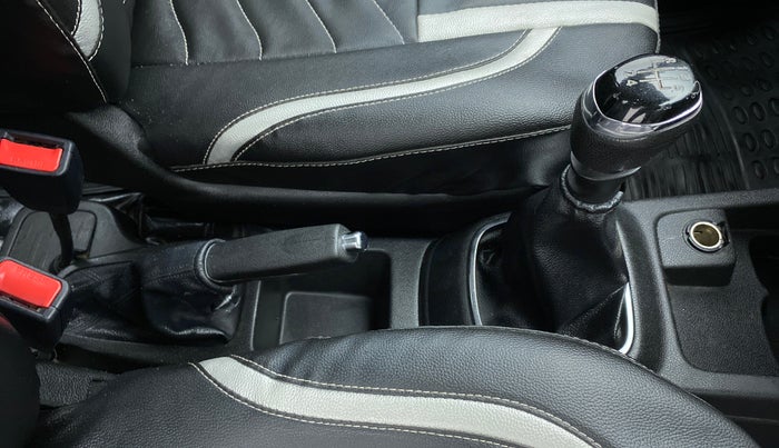 2018 Renault Kwid 1.0 RXT Opt, Petrol, Manual, 30,845 km, Gear Lever