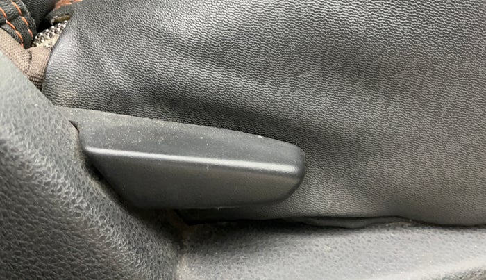 2020 Renault Duster RXZ 1.5 PETROL MT, Petrol, Manual, 29,050 km, Driver Side Adjustment Panel