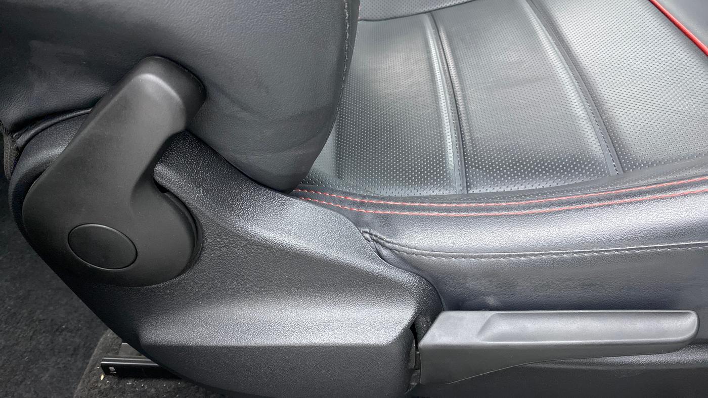 2022 Volkswagen TAIGUN HIGHLINE 1.0 TSI MT, Petrol, Manual, 5,799 km, Driver Side Adjustment Panel