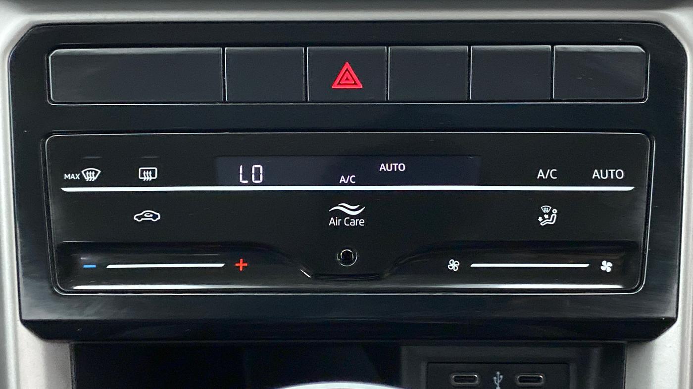 2022 Volkswagen TAIGUN HIGHLINE 1.0 TSI MT, Petrol, Manual, 5,799 km, Automatic Climate Control