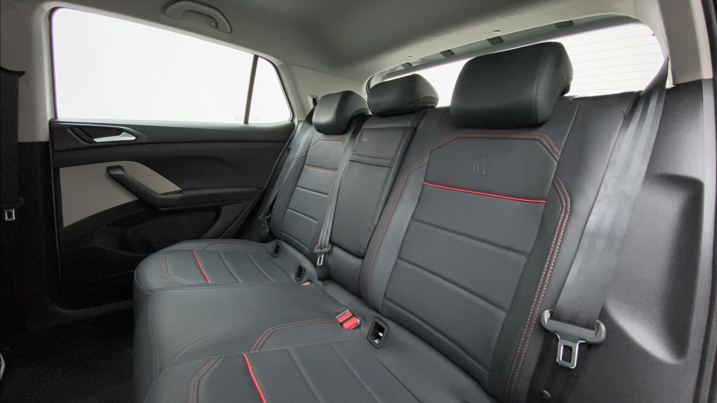 2022 Volkswagen TAIGUN HIGHLINE 1.0 TSI MT, Petrol, Manual, 5,799 km, Right Side Rear Door Cabin