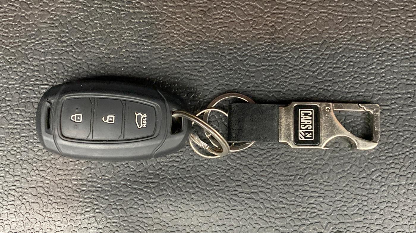2019 Hyundai Verna 1.6 SX (O) CRDI MT, Diesel, Manual, 74,923 km, Key Close Up