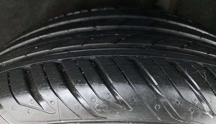 2019 Honda Civic 1.8V AT, Petrol, Automatic, 6,154 km, Left Rear Tyre Tread