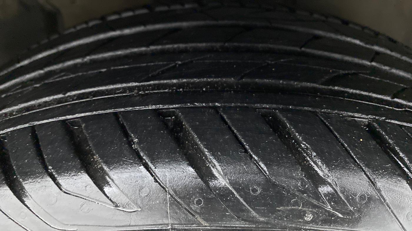 2019 Honda Civic 1.8V AT, Petrol, Automatic, 6,154 km, Right Front Tyre Tread