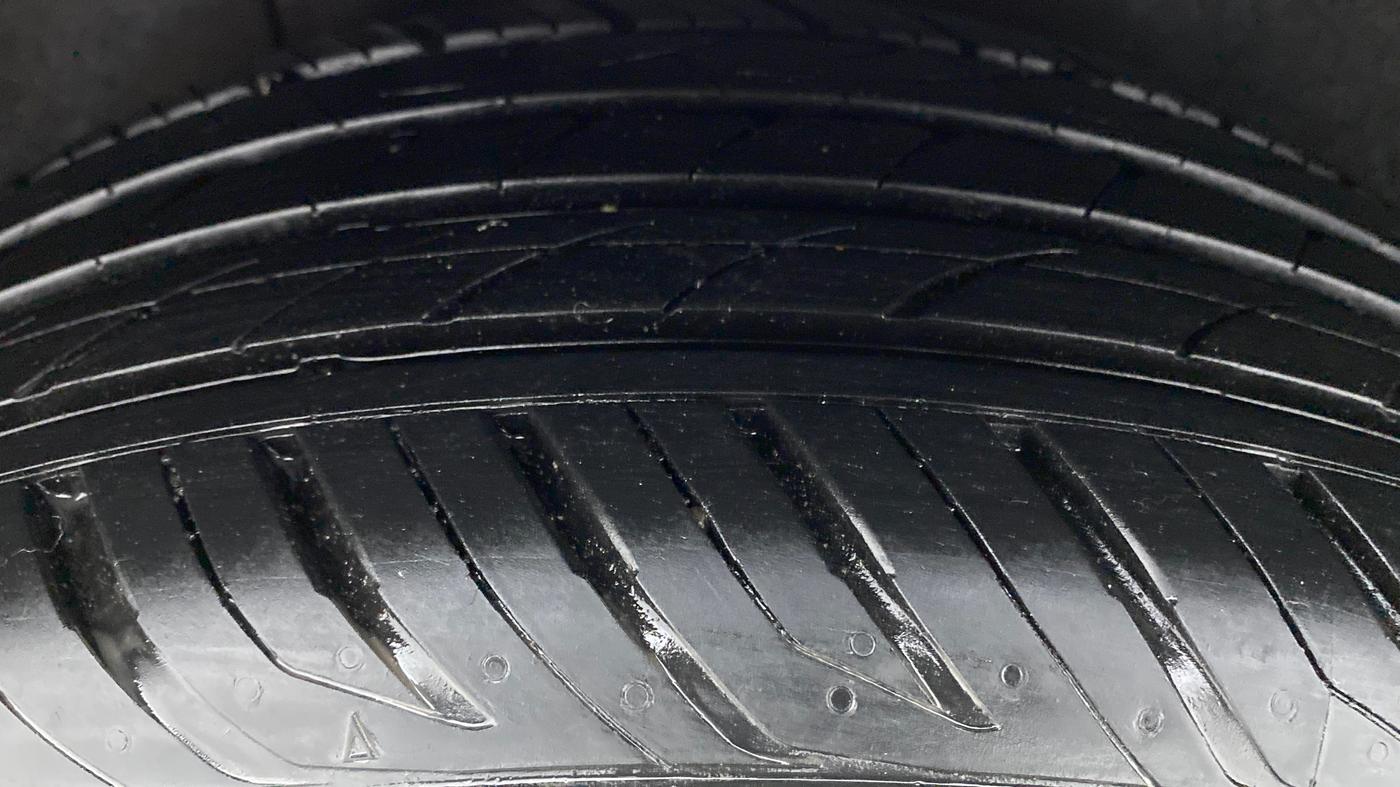 2019 Honda Civic 1.8V AT, Petrol, Automatic, 6,154 km, Right Rear Tyre Tread