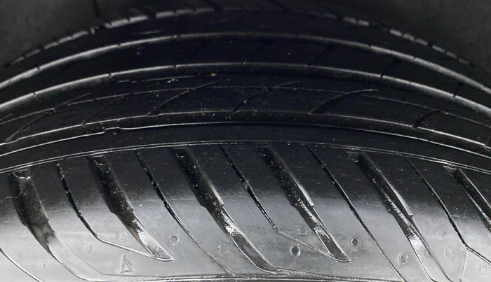 2019 Honda Civic 1.8V AT, Petrol, Automatic, 6,154 km, Right Rear Tyre Tread