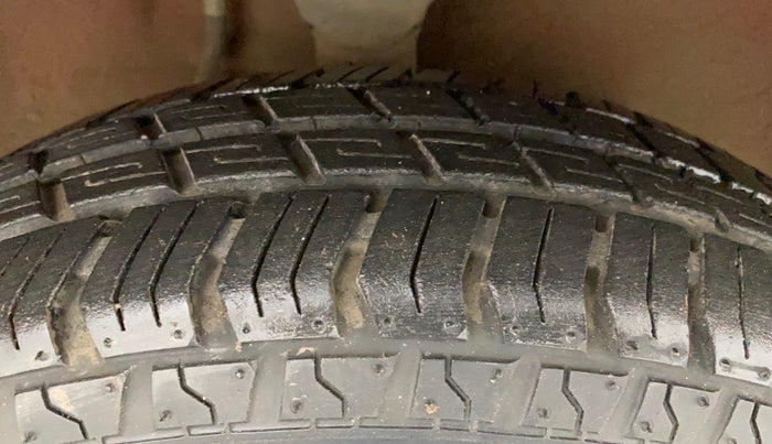 2014 Maruti Alto 800 LXI, Petrol, Manual, 22,529 km, Right Front Tyre Tread