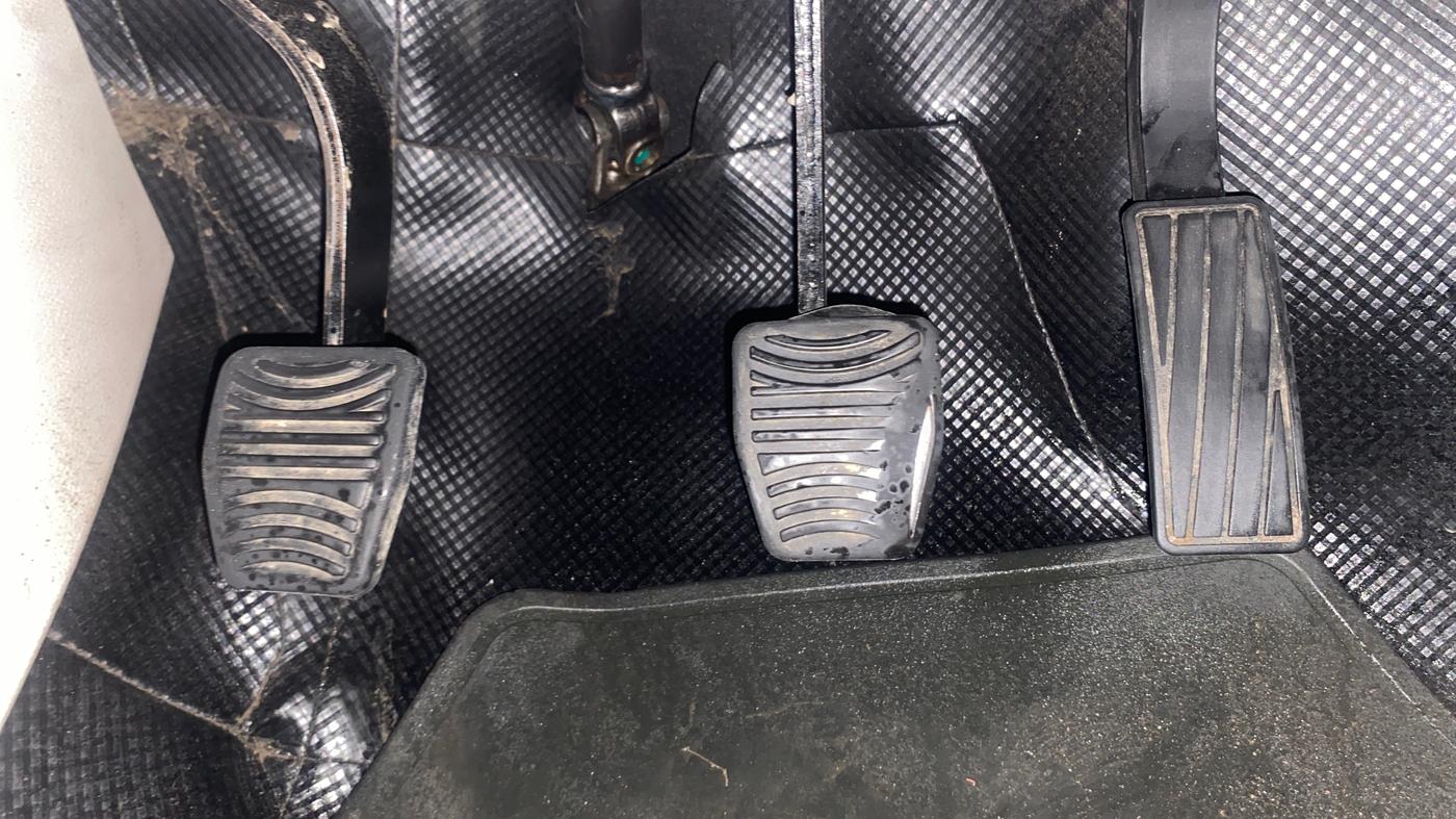 2020 Mahindra XUV300 W8 1.5 DIESEL, Diesel, Manual, 93,468 km, Pedals