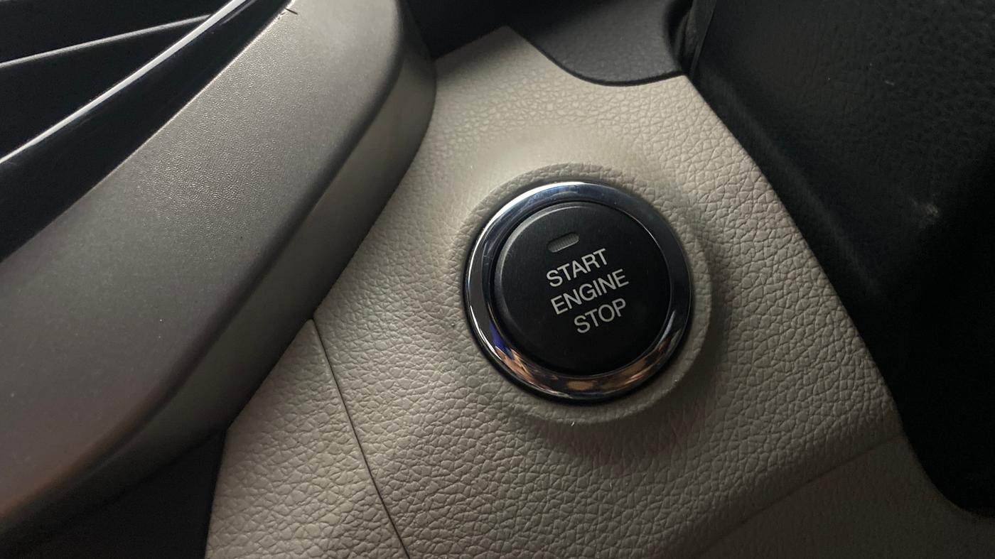 2020 Mahindra XUV300 W8 1.5 DIESEL, Diesel, Manual, 93,468 km, Keyless Start/ Stop Button