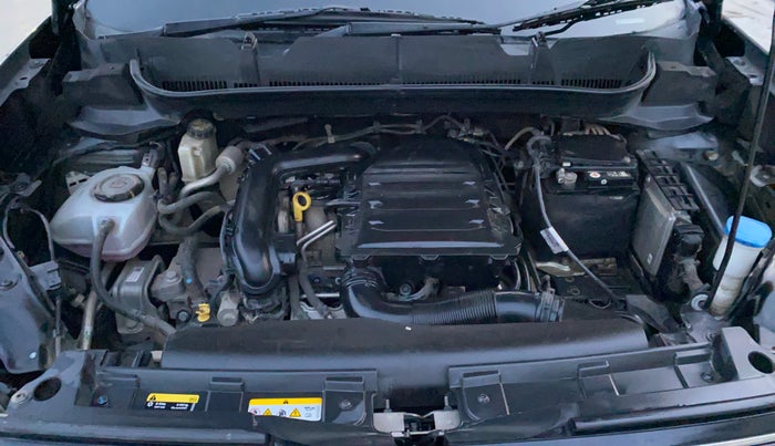 2022 Volkswagen TAIGUN TOPLINE 1.0 TSI MT, Petrol, Manual, 59,704 km, Engine View