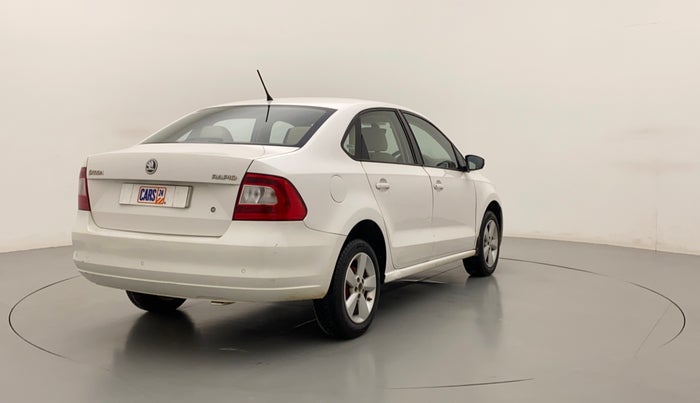 2016 Skoda Rapid 1.6 MPI STYLE PLUS MT, Petrol, Manual, 1,19,319 km, Right Back Diagonal